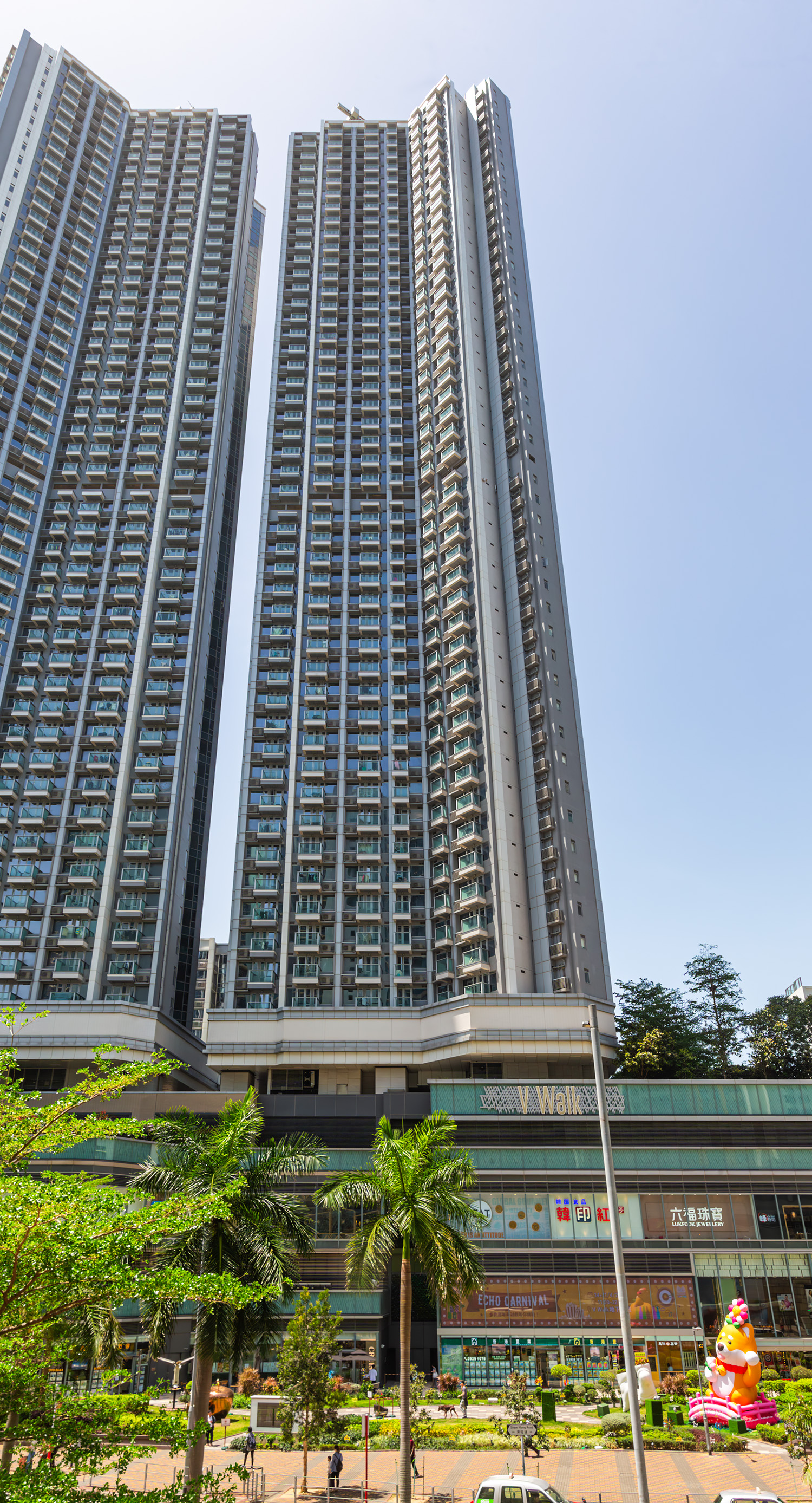 Cullinan West Tower 5, Hong Kong - Looking up. © Mathias Beinling